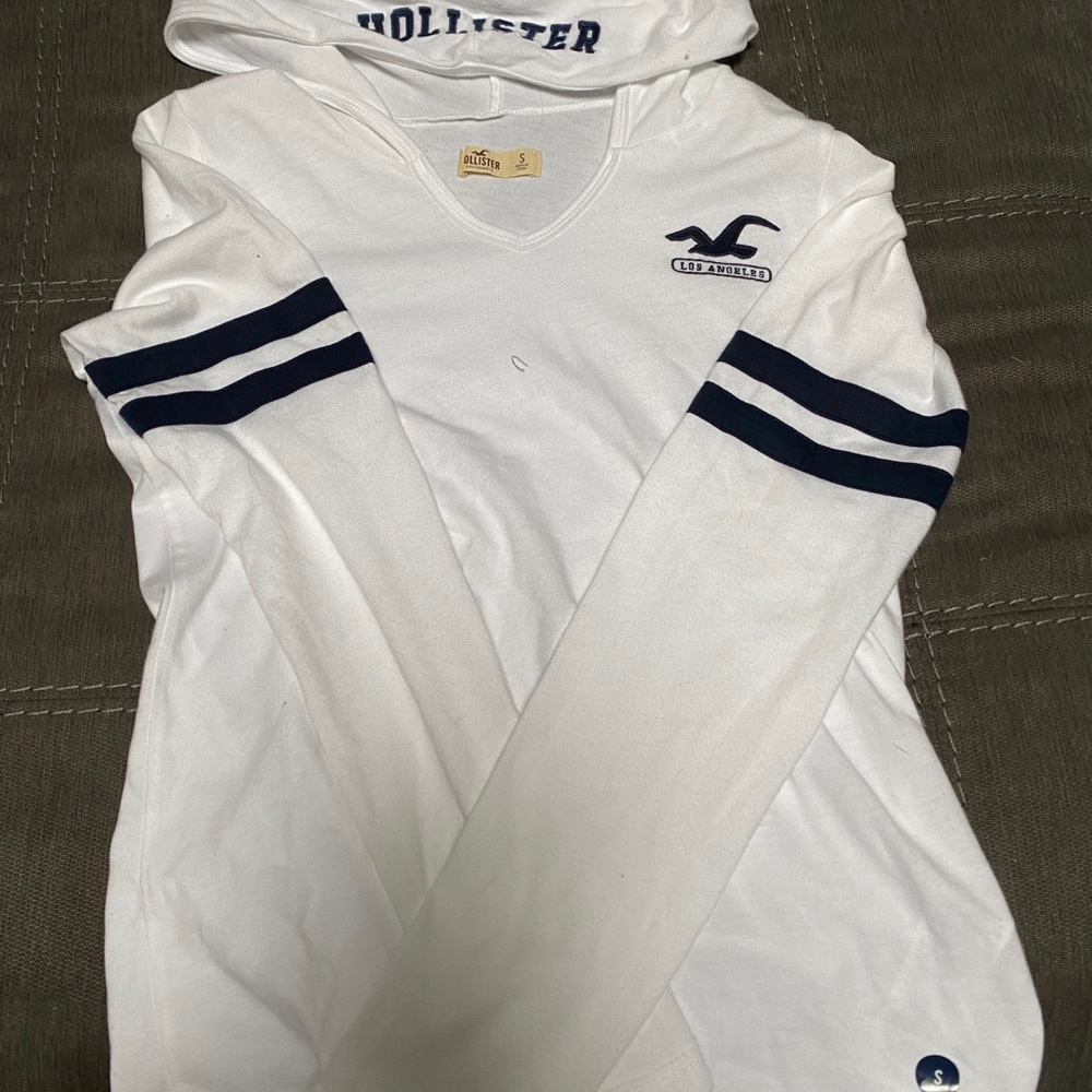 New without tags hollister shirt